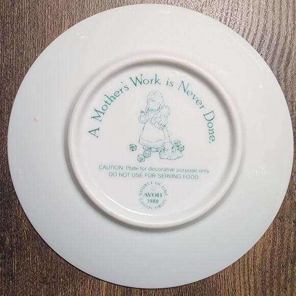 Avon a mother's work is never done Mother's Day 1988 Plate - Picture 4 of 5